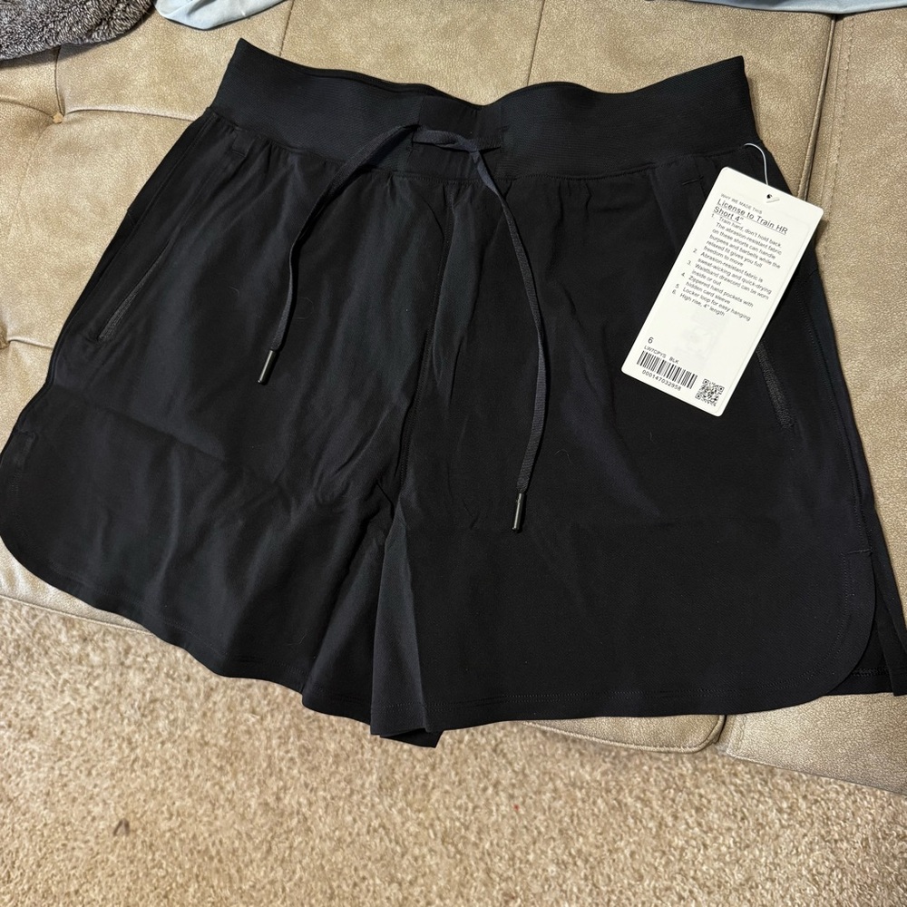 Lululemon license to train short